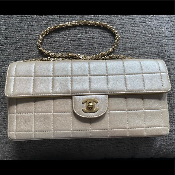 Chanel Handbag - Picture 1 of 7